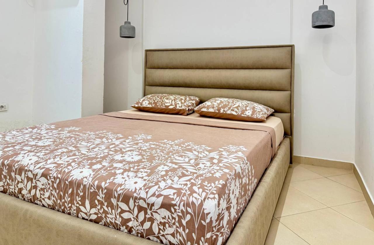 Sea And City View Apartment Sarandë Exterior foto