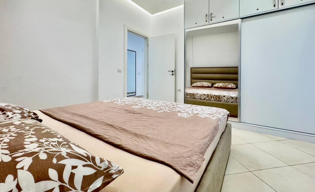 Sea And City View Apartment Sarandë Exterior foto